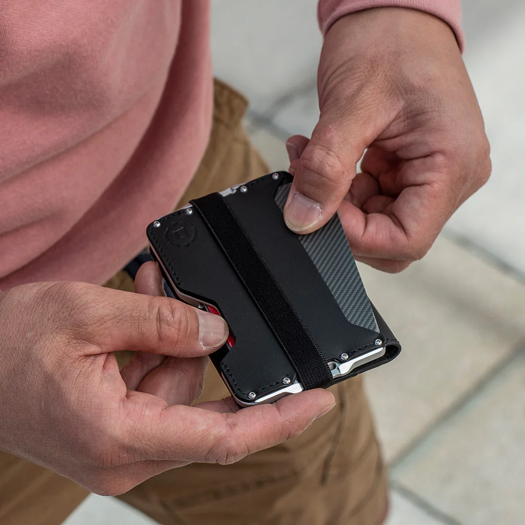 D03 DAPPER™ BIFOLD WALLET - Image 34